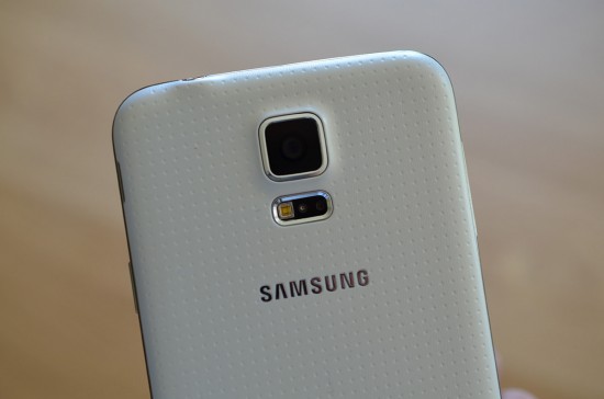 Samsung-Galaxy-S5-White-Backcover