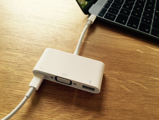 Apple-MacBook-2015-USB-C-Adapter