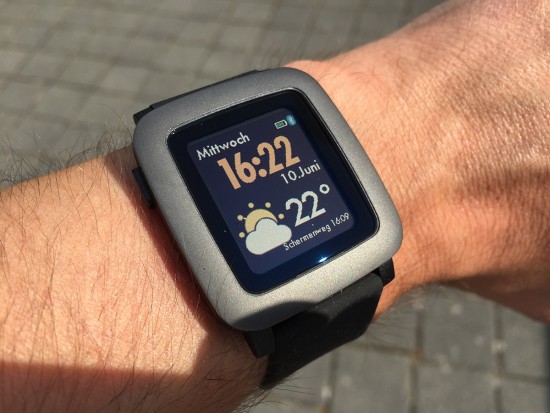 Pebble-Time-Outdoor